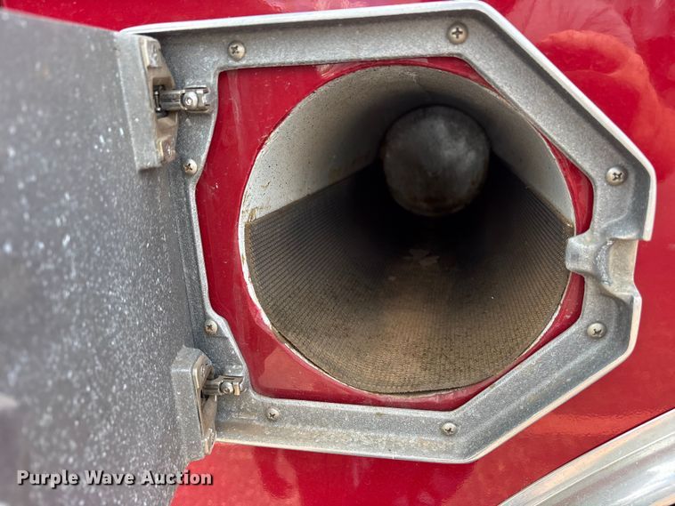 image for item ET2152 1997 Ford F-700 fire truck