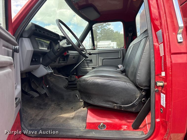 image for item ET2152 1997 Ford F-700 fire truck