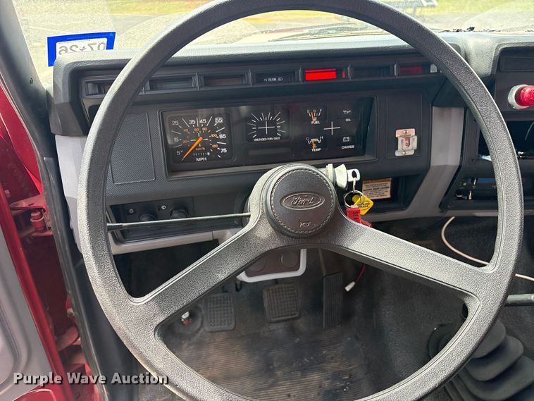 image for item ET2152 1997 Ford F-700 fire truck