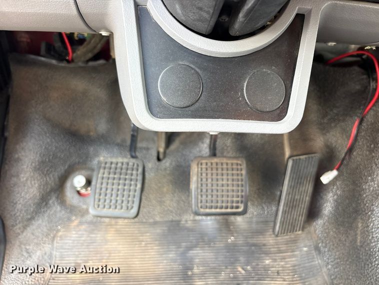 image for item ET2152 1997 Ford F-700 fire truck