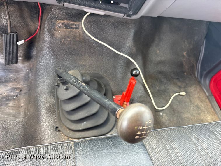image for item ET2152 1997 Ford F-700 fire truck