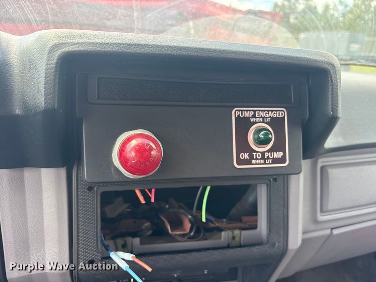image for item ET2152 1997 Ford F-700 fire truck
