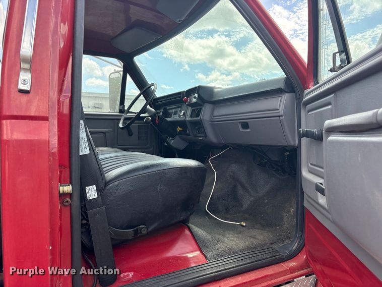 image for item ET2152 1997 Ford F-700 fire truck