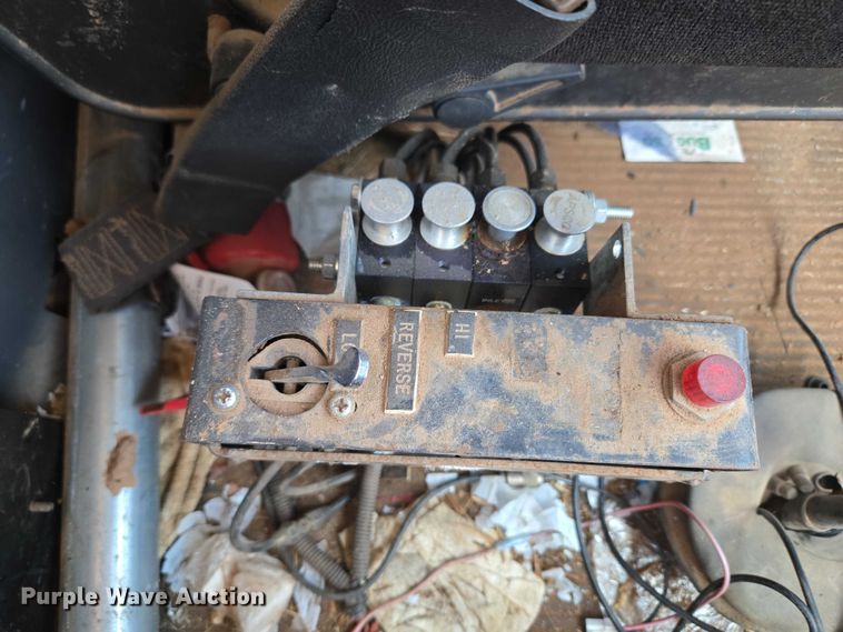 image for item ET5166 1987 Ford LT9000 winch truck