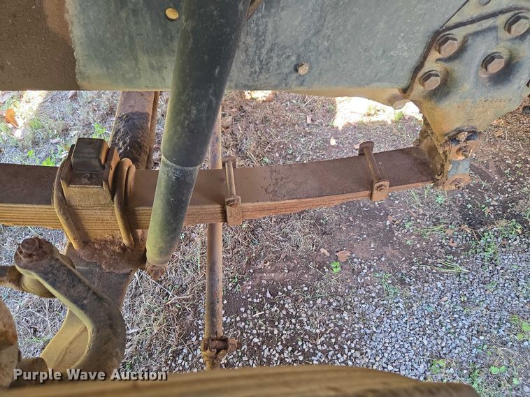 image for item ET5166 1987 Ford LT9000 winch truck