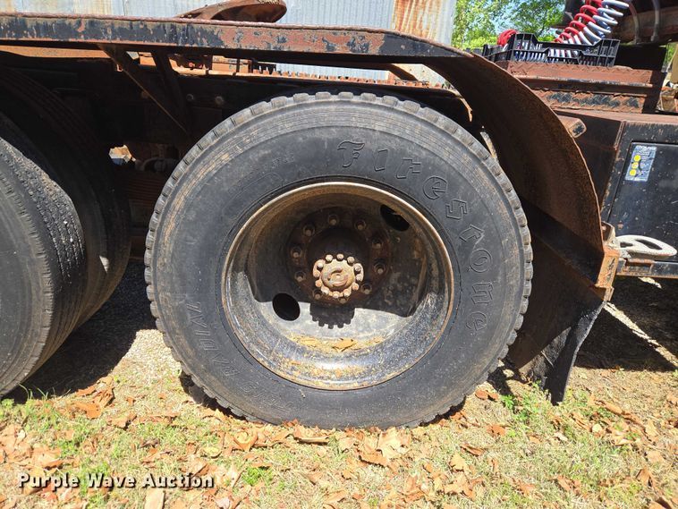 image for item ET5166 1987 Ford LT9000 winch truck