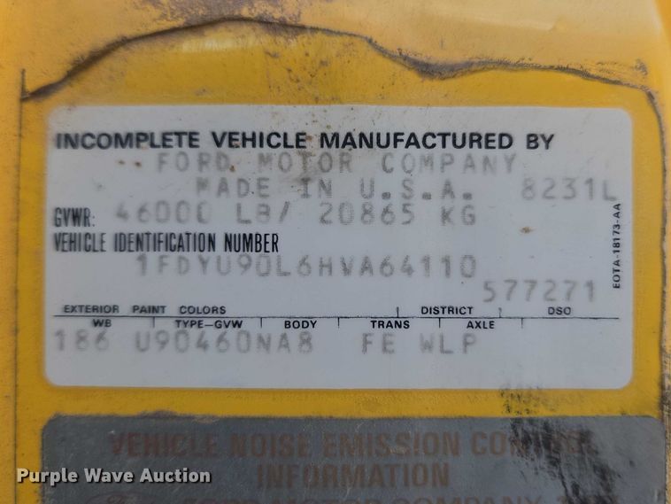 image for item ET5166 1987 Ford LT9000 winch truck