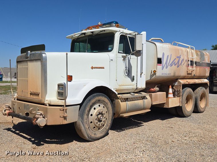 1992 International 9300 Water Truck VIN: 2HSFELLR1NC055796 Lot: 999350653
