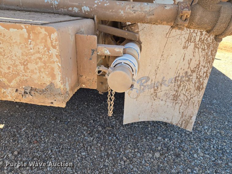 image for item ET5167 1992 International 9300 water truck