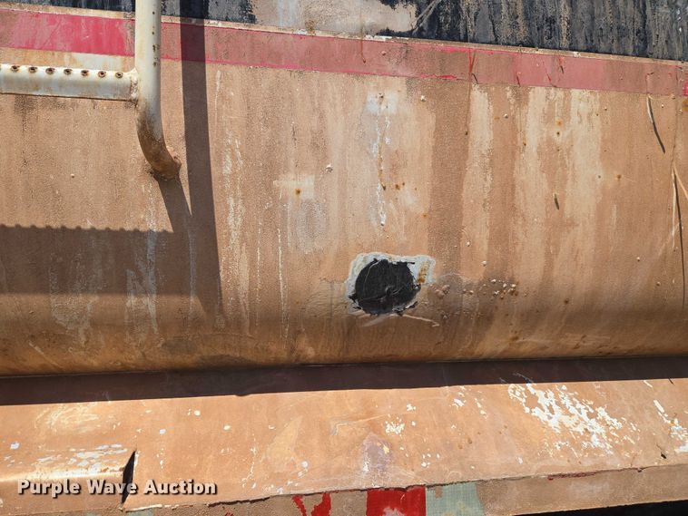 image for item ET5167 1992 International 9300 water truck