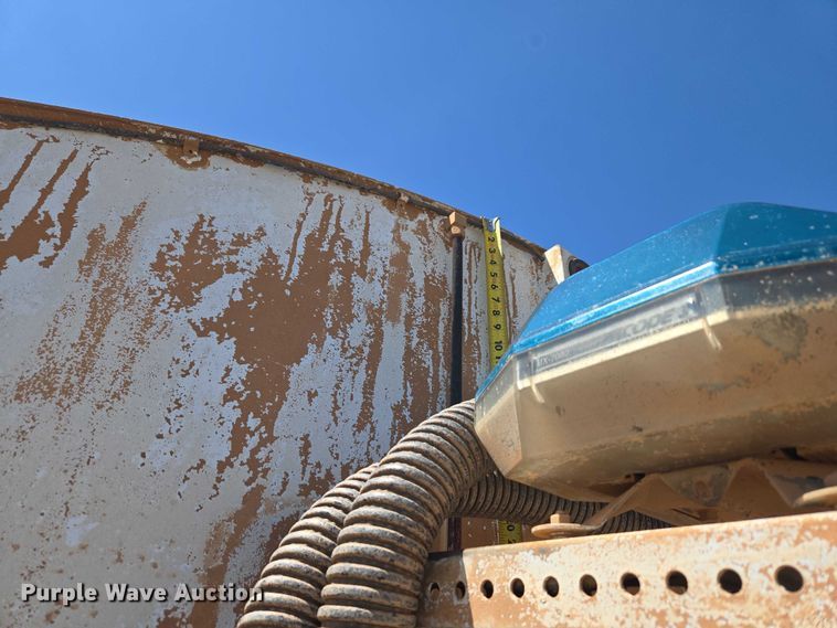 image for item ET5167 1992 International 9300 water truck