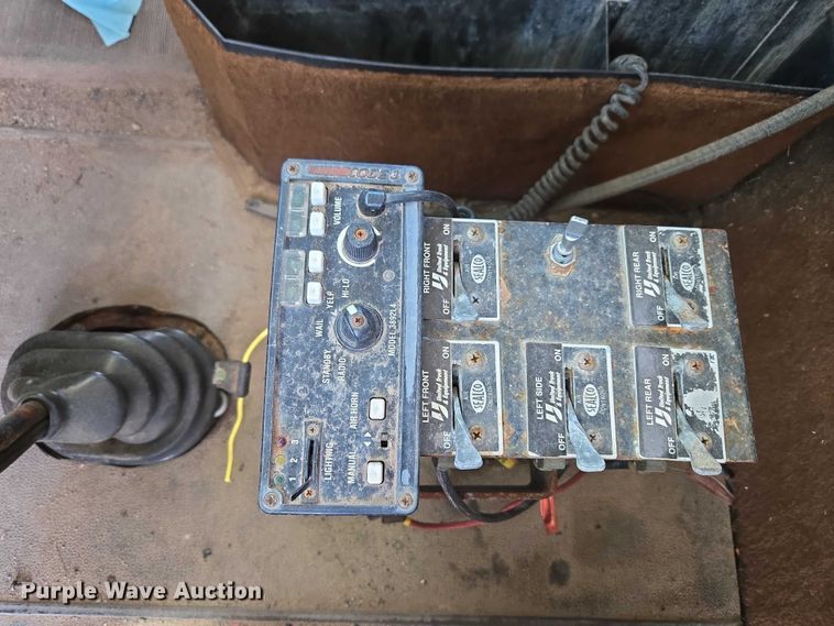 image for item ET5167 1992 International 9300 water truck