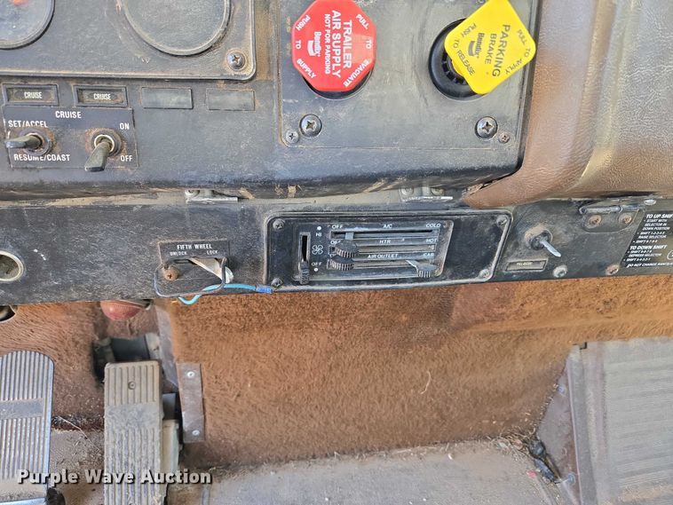 image for item ET5167 1992 International 9300 water truck