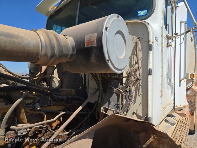 image for item ET5167 1992 International 9300 water truck