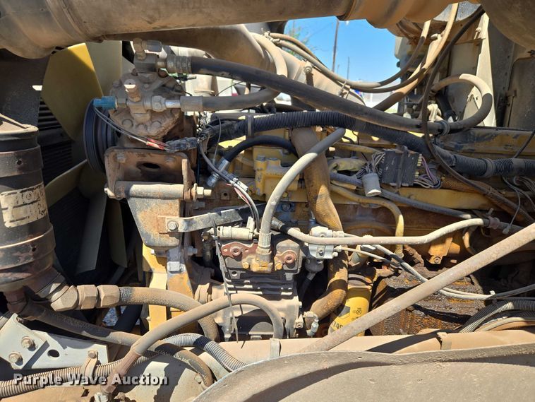 image for item ET5167 1992 International 9300 water truck