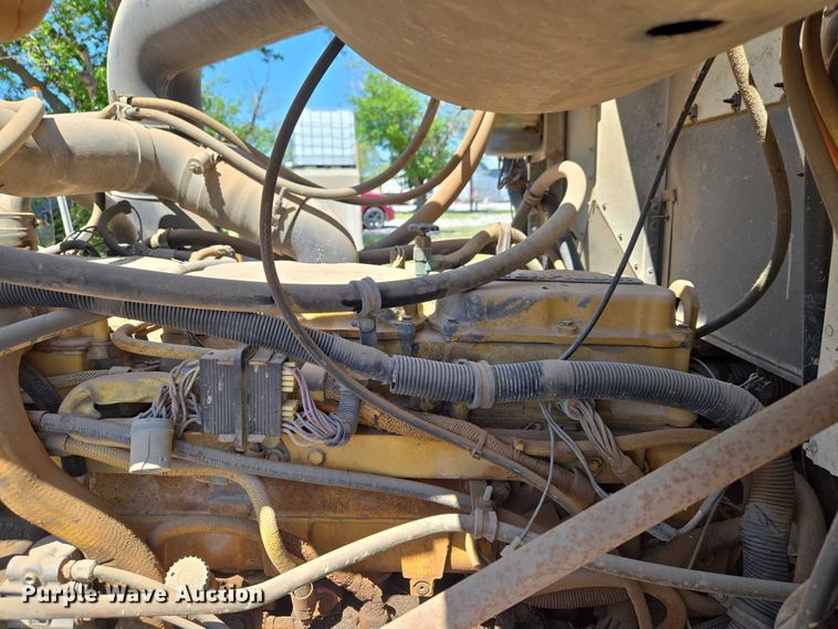 image for item ET5167 1992 International 9300 water truck