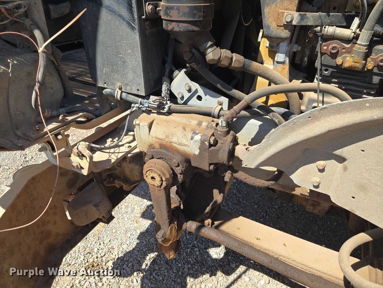 image for item ET5167 1992 International 9300 water truck