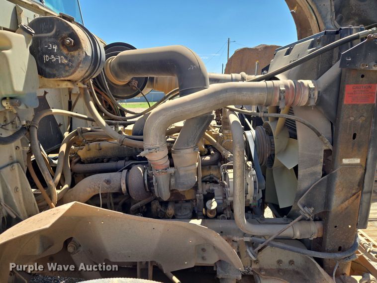 image for item ET5167 1992 International 9300 water truck