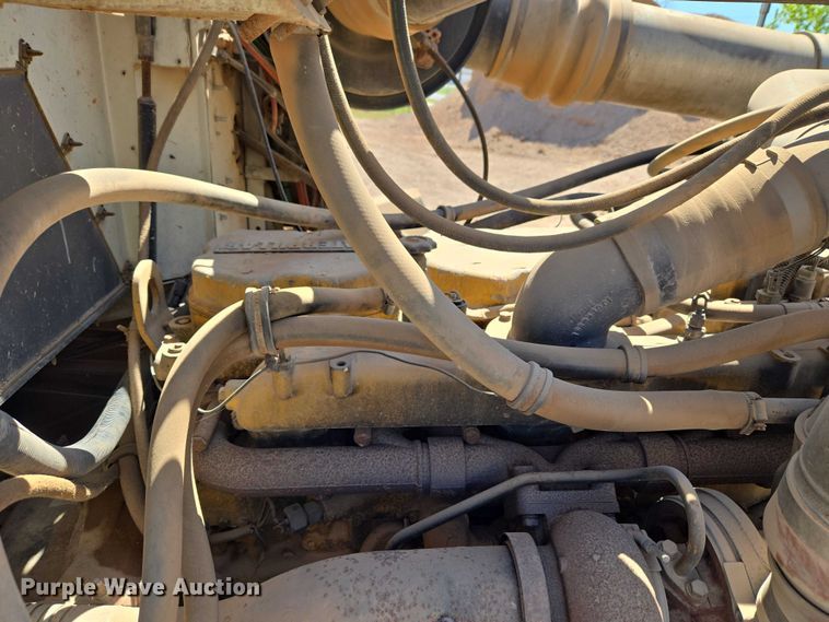 image for item ET5167 1992 International 9300 water truck