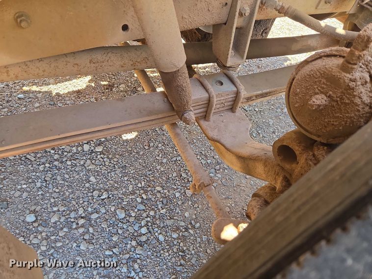 image for item ET5167 1992 International 9300 water truck