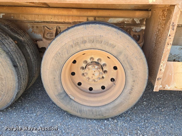 image for item ET5167 1992 International 9300 water truck