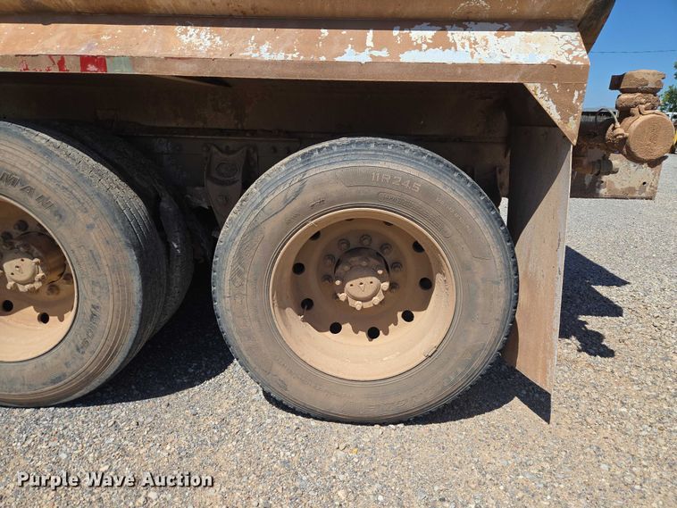 image for item ET5167 1992 International 9300 water truck