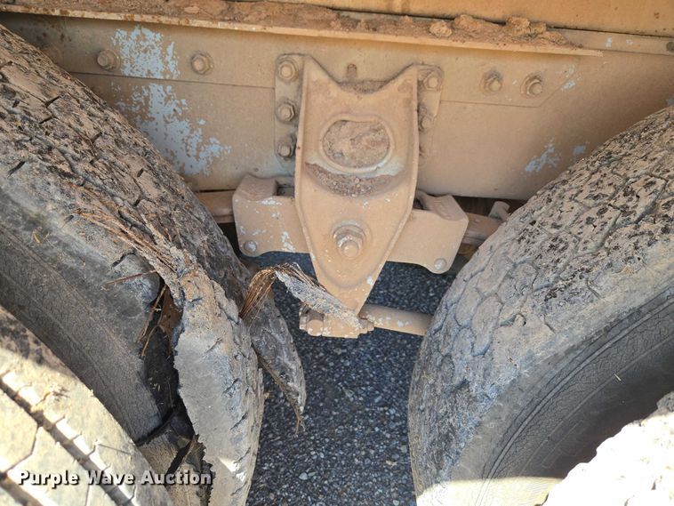 image for item ET5167 1992 International 9300 water truck