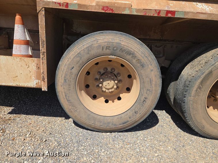 image for item ET5167 1992 International 9300 water truck
