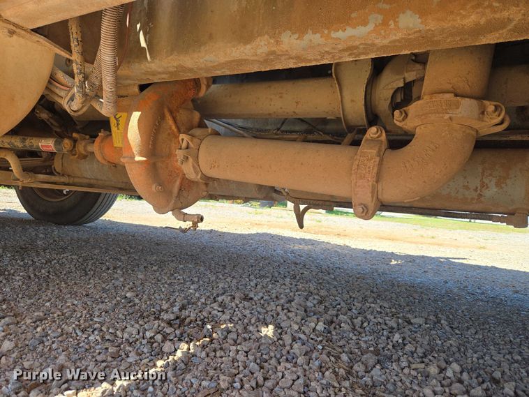 image for item ET5167 1992 International 9300 water truck