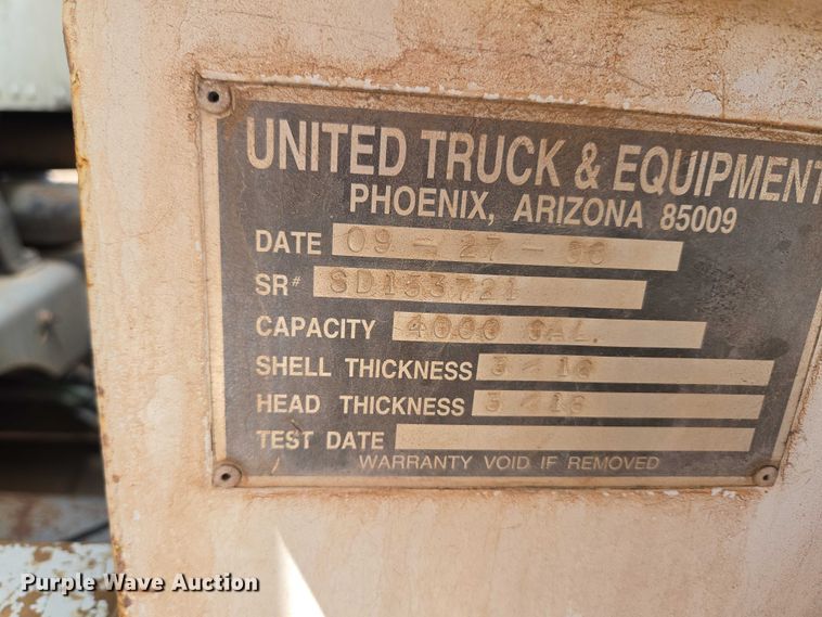 image for item ET5167 1992 International 9300 water truck
