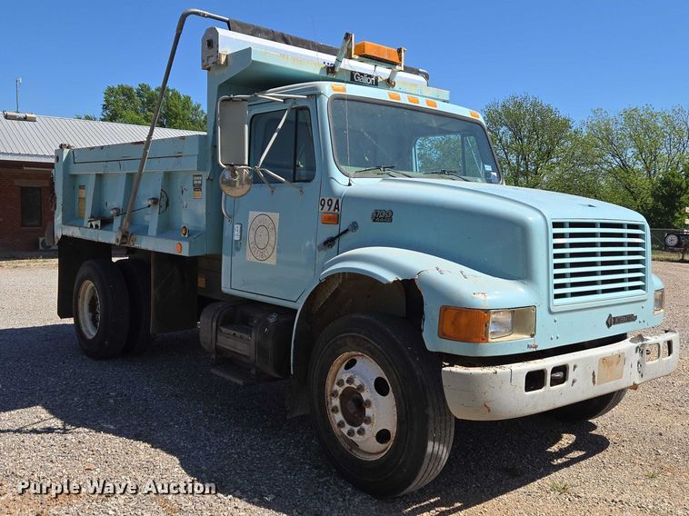image for item ET5168 2000 International 4700 dump truck