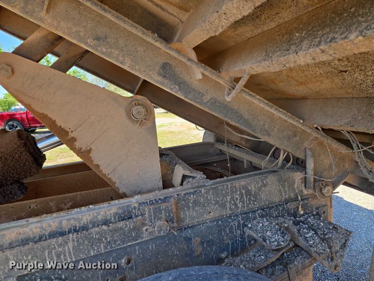 image for item ET5168 2000 International 4700 dump truck