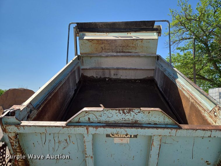 image for item ET5168 2000 International 4700 dump truck