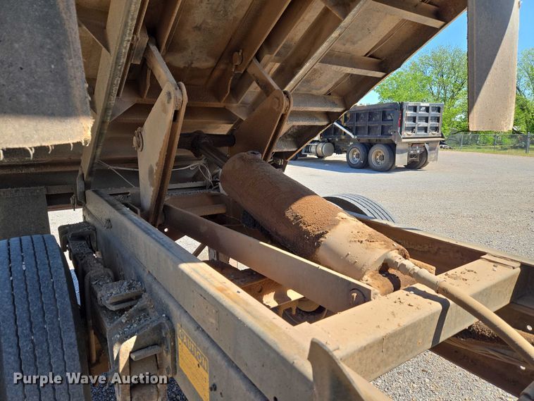 image for item ET5168 2000 International 4700 dump truck