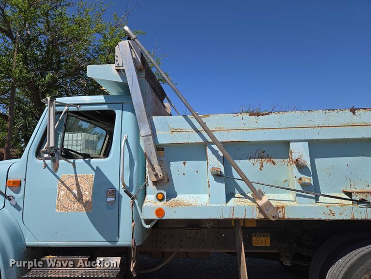 image for item ET5168 2000 International 4700 dump truck