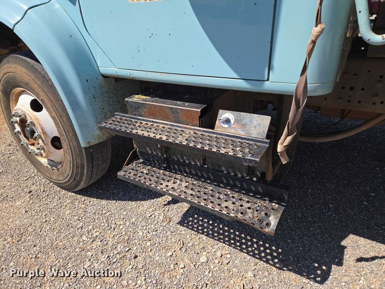 image for item ET5168 2000 International 4700 dump truck
