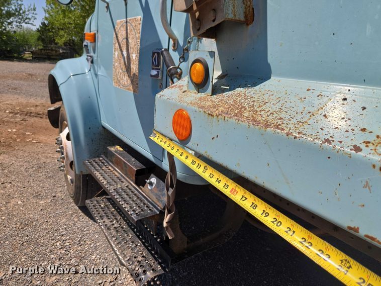 image for item ET5168 2000 International 4700 dump truck