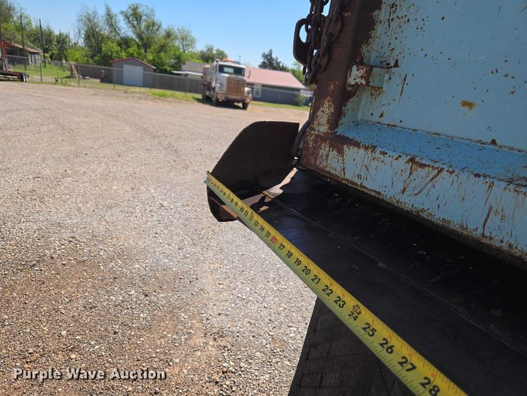 image for item ET5168 2000 International 4700 dump truck