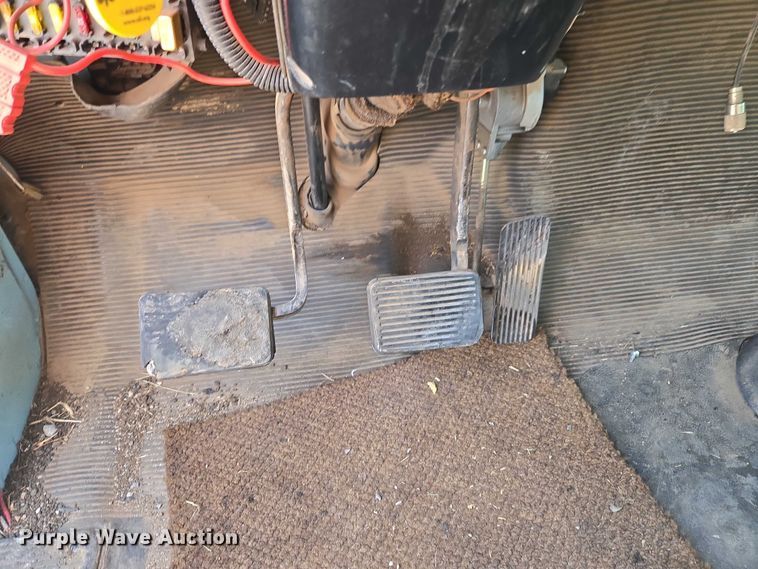 image for item ET5168 2000 International 4700 dump truck