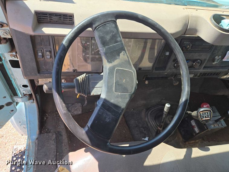 image for item ET5168 2000 International 4700 dump truck