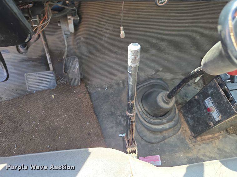 image for item ET5168 2000 International 4700 dump truck