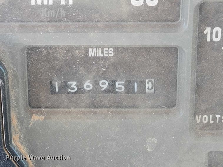 image for item ET5168 2000 International 4700 dump truck