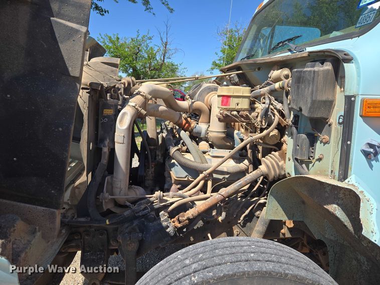 image for item ET5168 2000 International 4700 dump truck