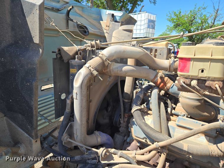 image for item ET5168 2000 International 4700 dump truck