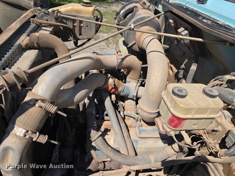 image for item ET5168 2000 International 4700 dump truck