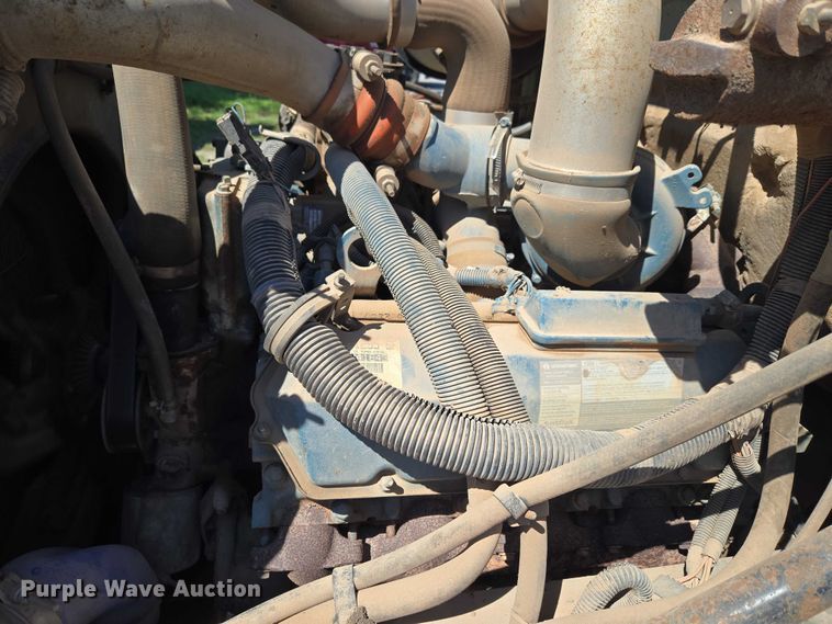 image for item ET5168 2000 International 4700 dump truck