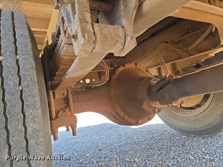 image for item ET5168 2000 International 4700 dump truck