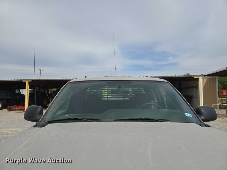 image for item ET5173 2006 Chevrolet Silverado 2500HD Ext. Cab pickup truck