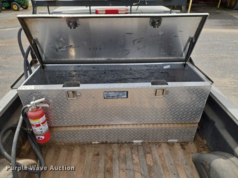 image for item ET5173 2006 Chevrolet Silverado 2500HD Ext. Cab pickup truck