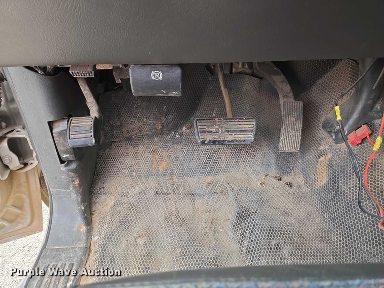 image for item ET5173 2006 Chevrolet Silverado 2500HD Ext. Cab pickup truck